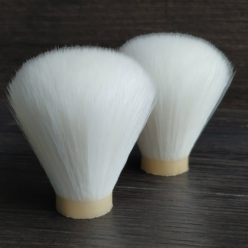 Shaving Brush Set - แปรงโกนหนวดขนสังเคราะห์สีขาวเหมือนหิมะ Dscosmetic